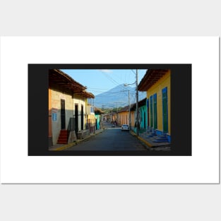 Rue de Granada au Nicaragua Posters and Art